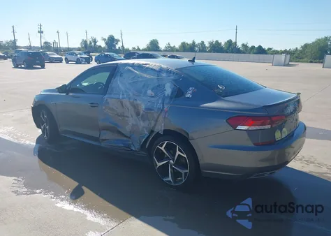 2020 Volkswagen Passat 2.0T R-Line z USA, uszkodzony, nr VIN 1VWMA7A35LC025377